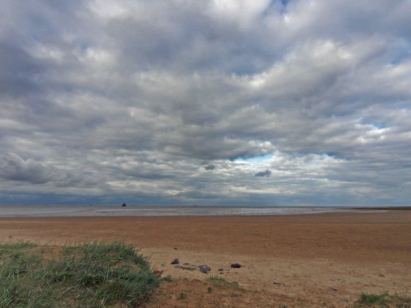 Humberston Fitties beach is a stretch of golden sand separated by groynes at the south end of Cleethorpes. The beach is located between the Saltmarsh and Marine Embankment beach area and the Humber Mouth Yacht Club. There aren't any facilities such as toilets or cafes at the beach, but that only adds to its charm.
