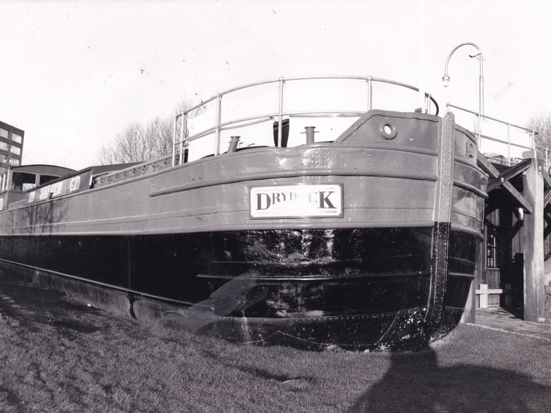The Dry Dock on Woodhouse Lane pictured in January 1994.
