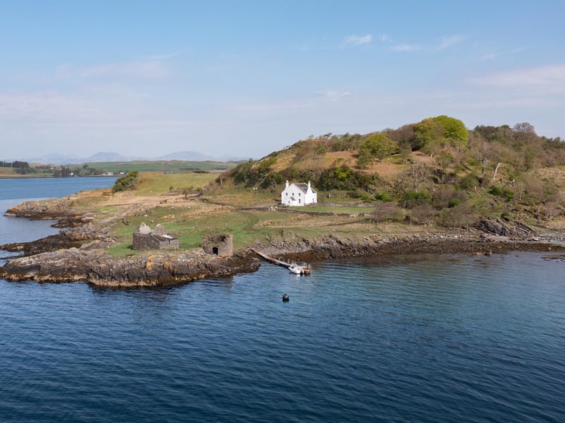 Sleeping 12 guests, South End House is the largest home holiday cottage on the island and arguably one of the most scenic on the west coast of Scotland. Guests can arrive there by boat, courtesy of its own private slipway, and enjoy views down the Sound of Jura. Built with stone, it is close to ancient iron and Stone Age burial sites.
