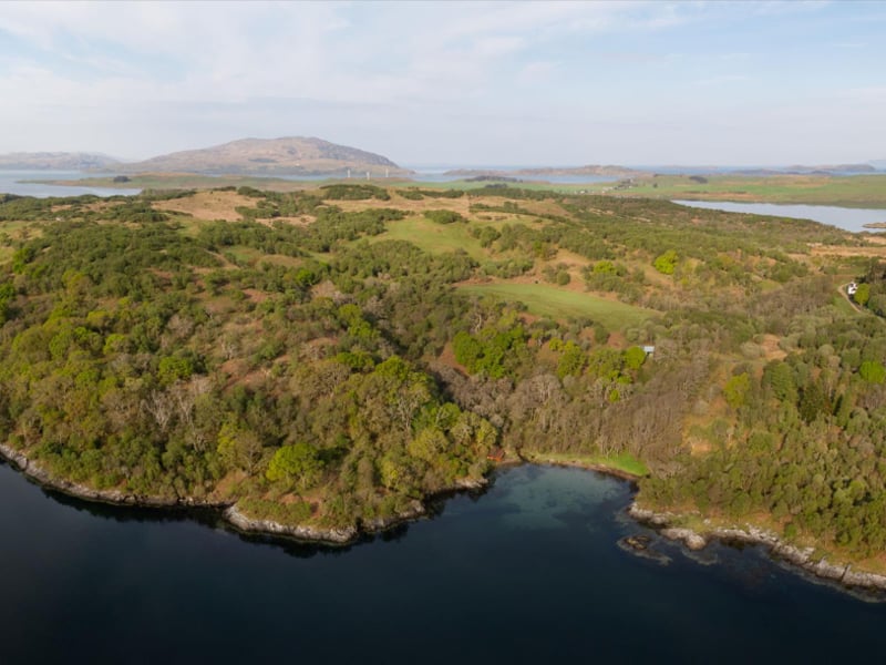 A view over the entire island.