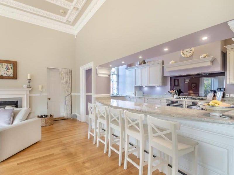 Breakfast bar