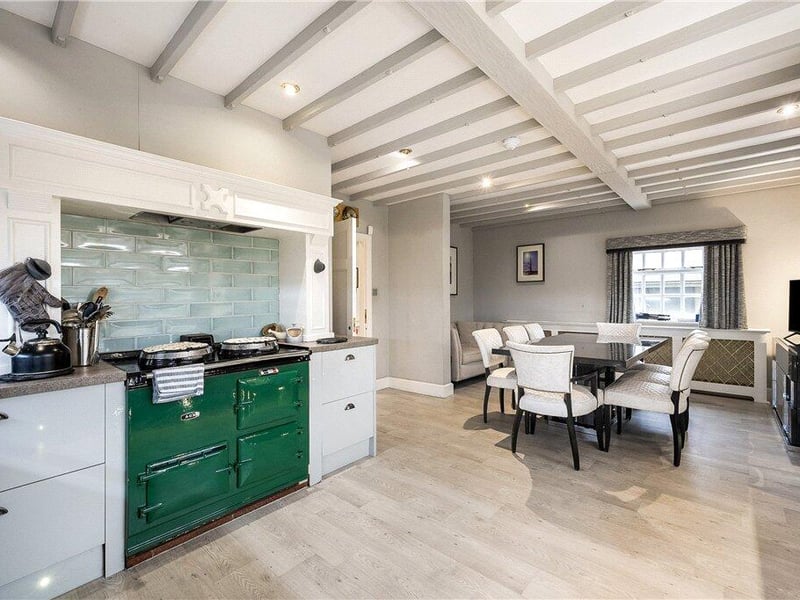 Kitchen diner