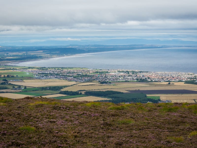 This 12km section of the Moray Coastal Trail offers sandy beaches, dramatic cliffs, charming fishing villages and a series of remarkable rock structures, including the Bow Fiddle Rock, the Whale’s Mouth, and the Three Kings.