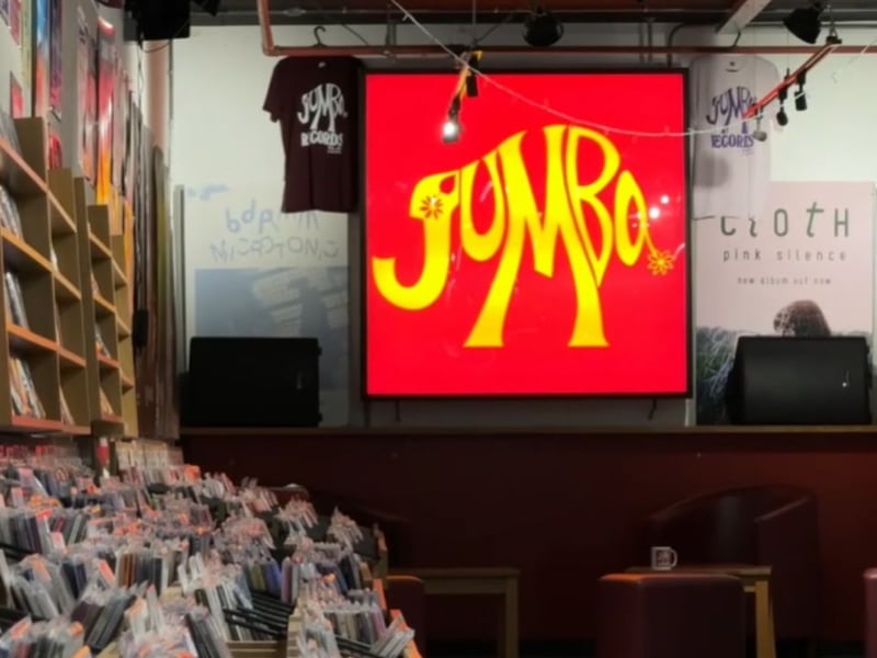 Skip the digital stream and dig through the crates at Jumbo or Crash Records for a physical piece of music history. Whether you’re hunting for a local indie pressing or a classic festive vinyl, these shops are the beating heart of the city’s musical heritage during the gift-giving season. 📍 Merrion Centre / The Headrow