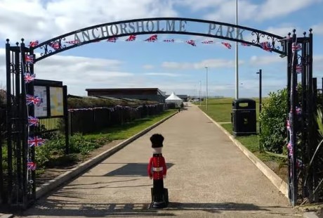 Recently refurbished, Anchorsholme Park offers open green spaces, children’s play areas, and even a café. Located near the northern edge of Blackpool, it's a lovely family-friendly location for a picnic away from the busier tourist spots.