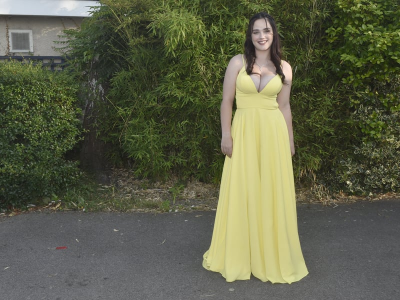 King's Academy Bay House held its prom at the school in Gosport. 

Picture: Sarah Standing (030725-6144)