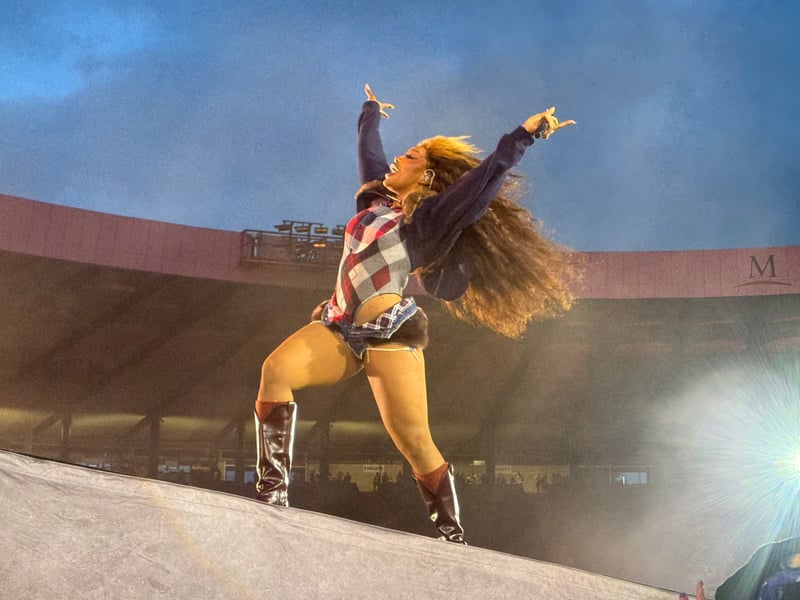 SZA seemed to be enjoying herself.