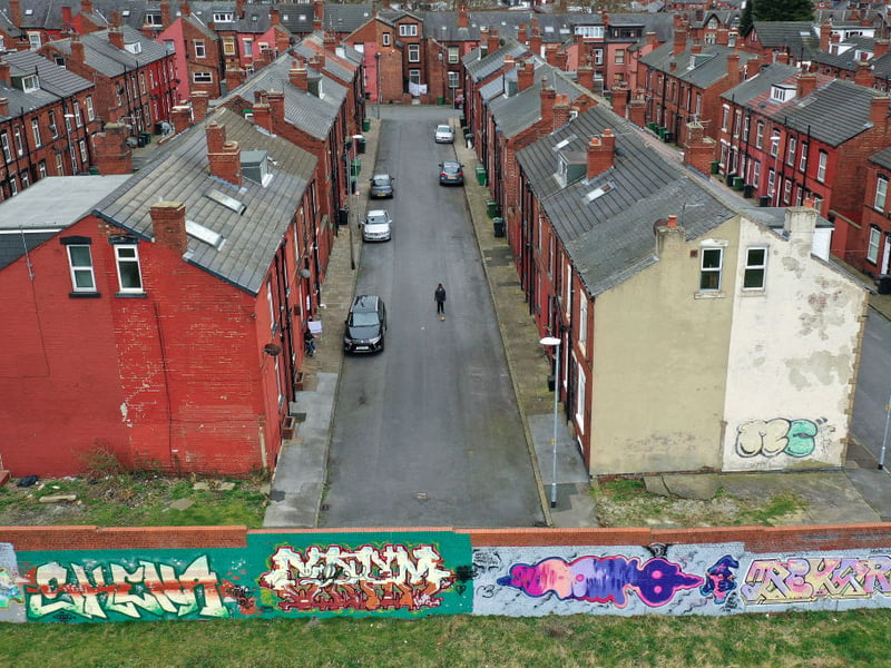 South of the city, Beeston offers some of the most competitive rates in Leeds. It’s perfect for those who prioritise a quick bus link over a trendy high street, with rents starting as low as £550.