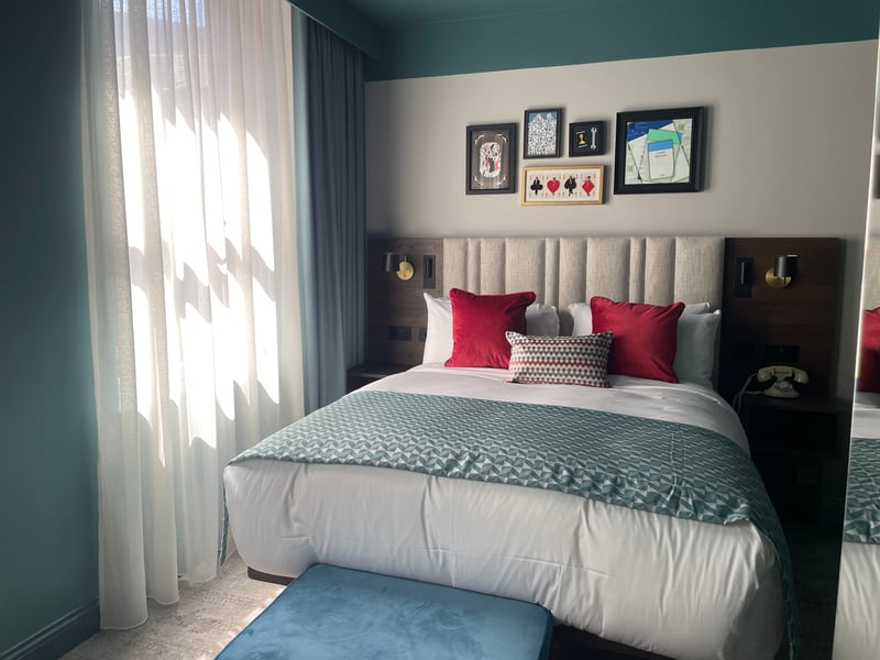 Guestrooms have been designed to capture the playful essence of the Waddington's most iconic board - Monopoly - whilst seamlessly blending with the vibrant spirit of the roaring 20s.