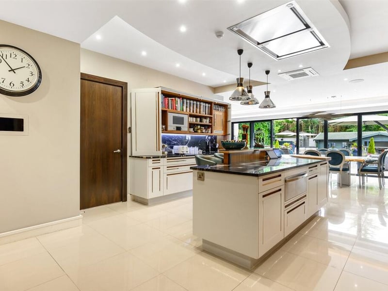 Dining kitchen