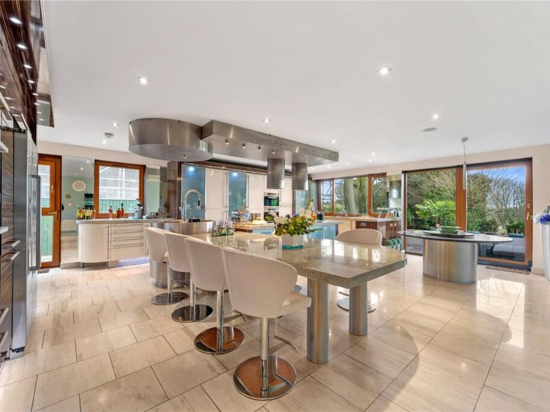 Dining kitchen