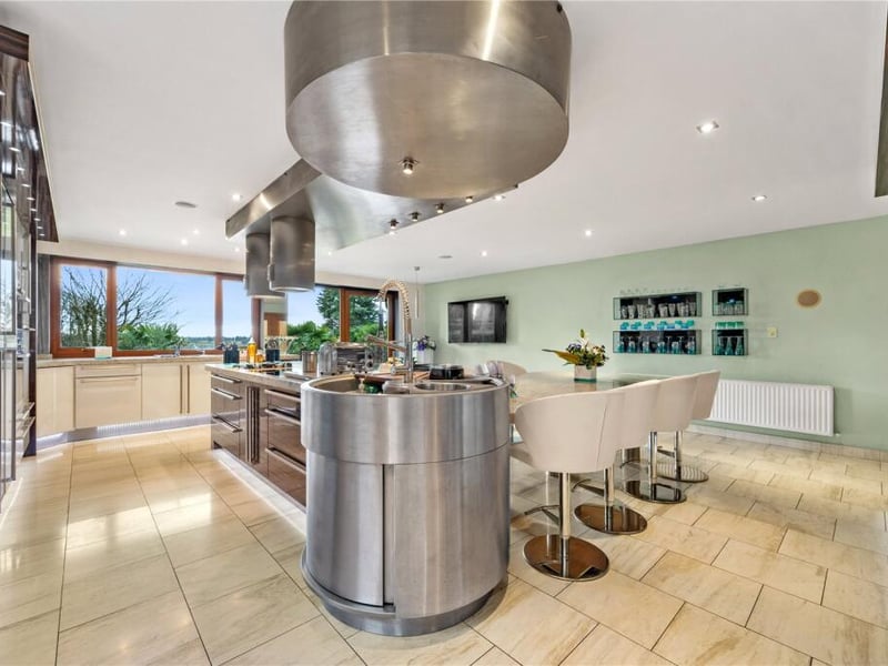 Dining kitchen