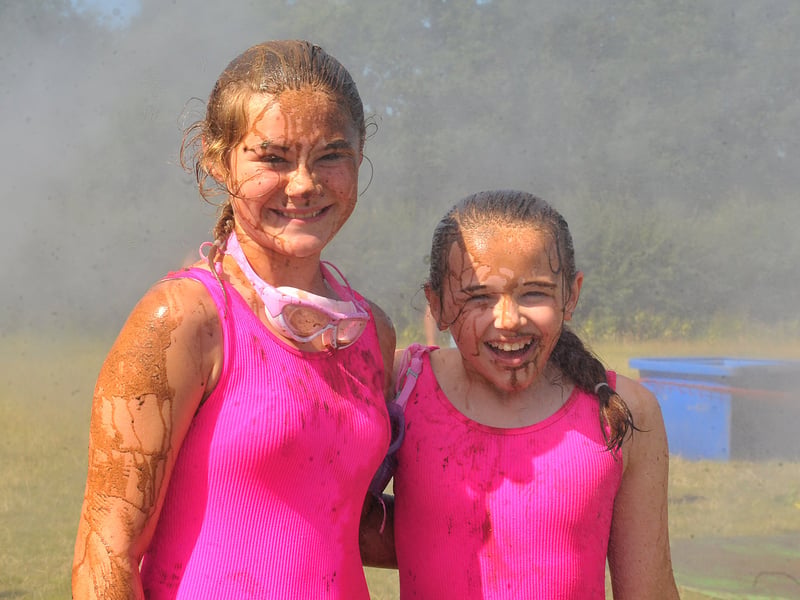 Evie Labourn and Tilly Smith of Rothwell in the Pretty Muddy Kids Race For Life.