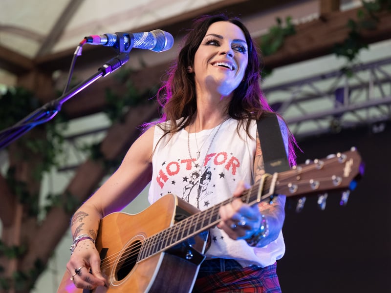 The legendary Scottish singer played a surprise set. 