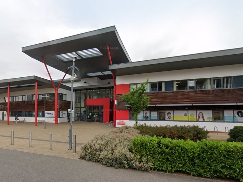 There were 353 survey forms sent out to patients at Littlefield Surgery in Grimsby. The response rate was 35%, with 122 patients rating their overall experience. Of these, 91% said it was very good and 8% said it was fairly good.