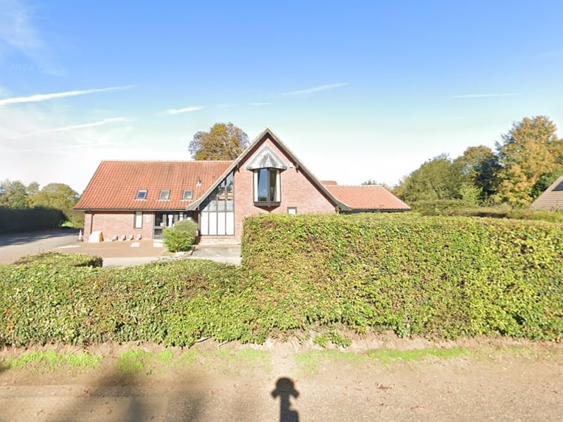 There were 248 survey forms sent out to patients at Hingham Surgery in Hingham, Norwich. The response rate was 55%, with 136 patients rating their overall experience. Of these, 89% said it was very good and 8% said it was fairly good.