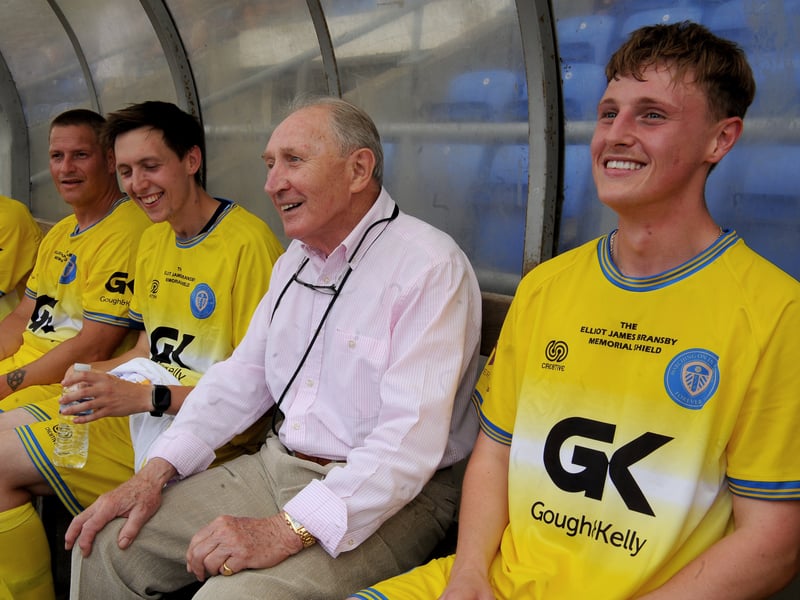 Howard Wilkinson keeps the substitues entertained