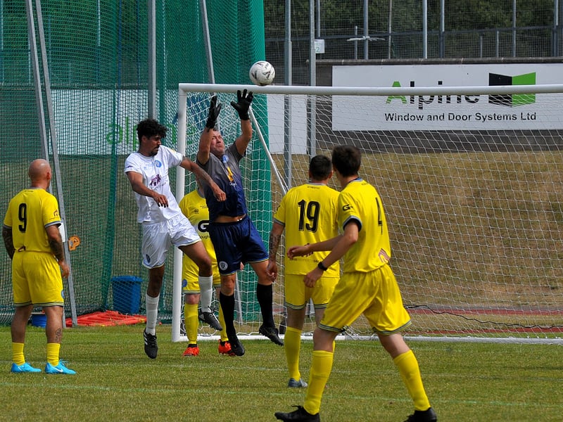 Former Leeds United goalkeeper Neil Sullivan in action
