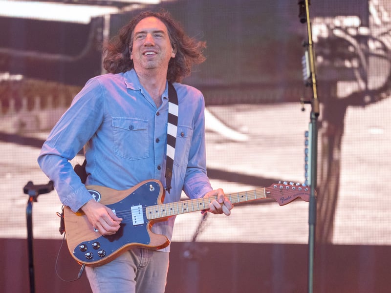 Gary Lightbody of Snow Patrol performed on Sunday 