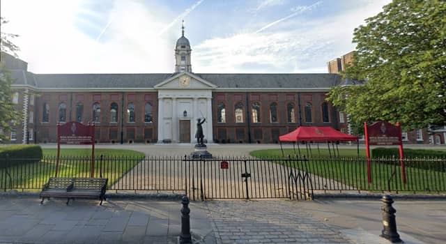 There were 193 survey forms sent out to patients at Royal Hospital Chelsea. The response rate was 49%, with 92 patients rating their overall experience. Of these, 99% said it was very good and 1% said it was fairly good.