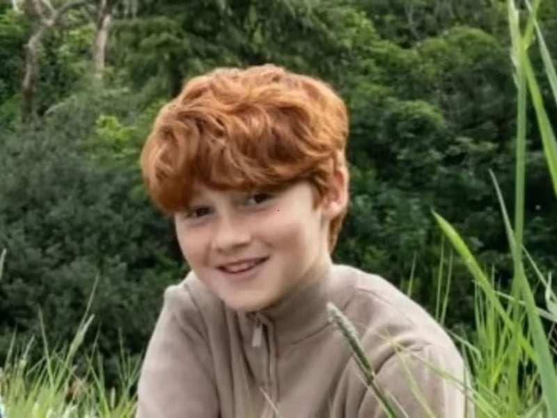 Alastair Stout has been cast as Ron Weasley in the new Harry Potter television series. Pretty much a complete unknown before winning the role, his only previous credited screen appearance is in an advert for Albert Bartlett potatoes entitled ‘Roll on Jersey Royal Season’. He plays ‘son at dinner’.