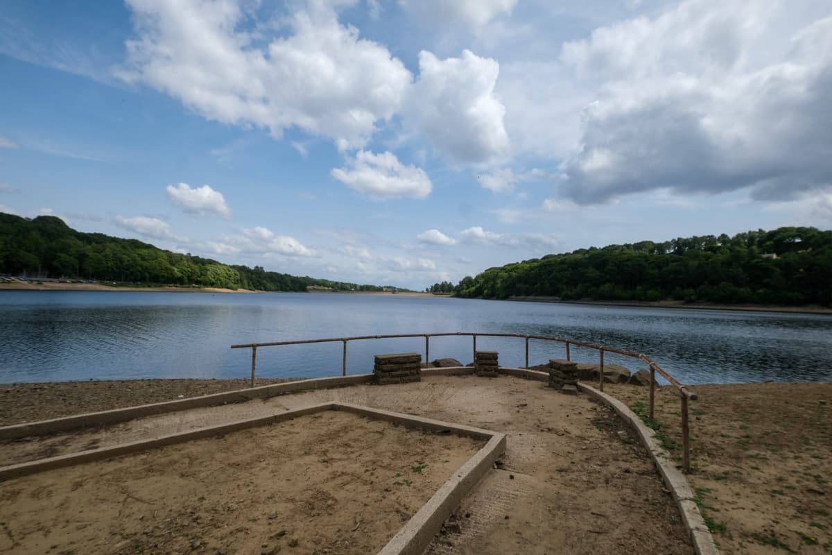 Sheffield hosepipe ban: New pictures show drought-hit reservoir - but rain ...