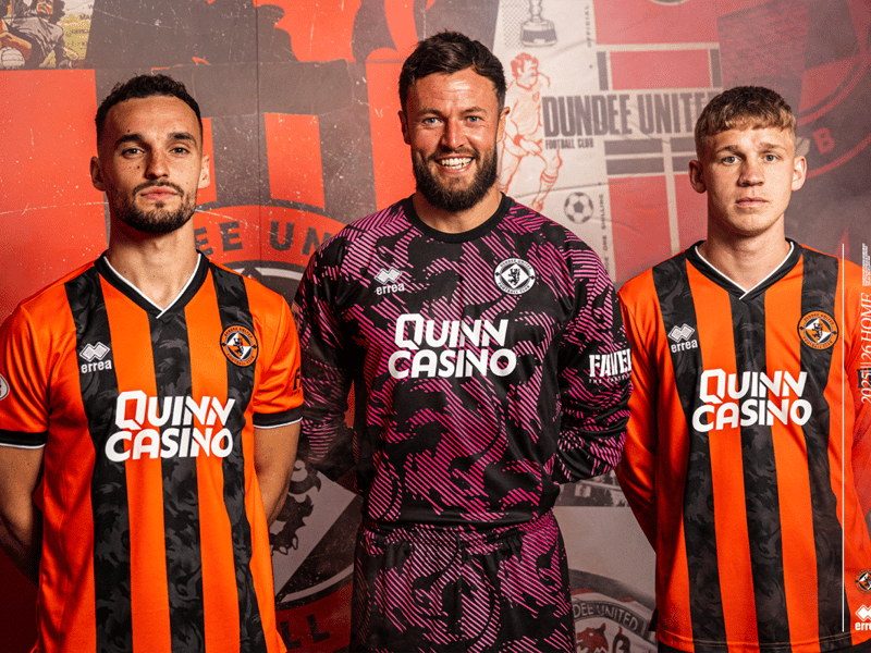 I have nothing positive nor negative to say about this. It's just an orange and black striped kit with a v-neck. Must have taken about 10 minutes to design. Does the job, but isn't a classic by any stretch of the imagination. The long sleeve looks a little bit like pyjamas.