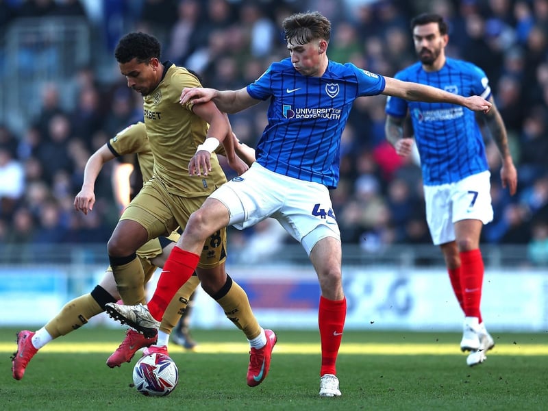All comes so easily for classy Aussie, but largely kept it simple on this occasion as he faced a big physical challenge against powerful Farnborough.