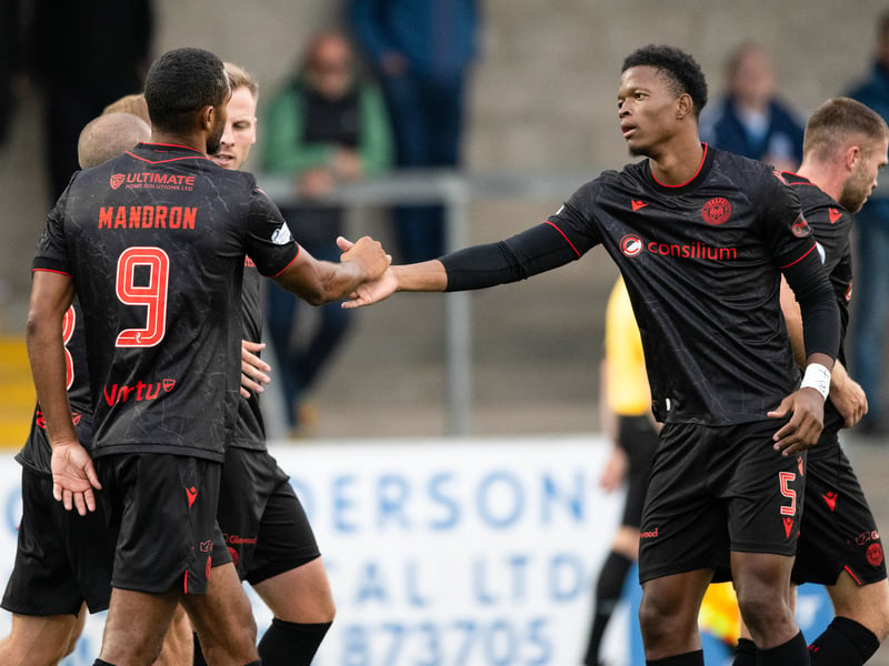 There's a lot of really nice black away kits being released this year, but this is not one of them. It isn't bad, but it's just boring and largely unremarkable - unlike their really interesting home kit design. An opportunity missed from Joma.