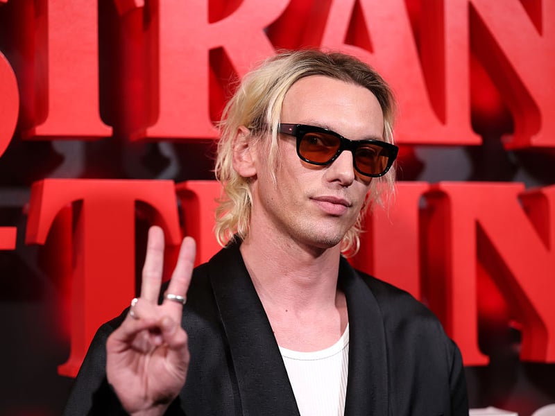 Jamie Campbell Bower is no Potter newcomer - he played young Gellert Grindelwald in 'Harry Potter and the Deathly Hallows – Part 1' and 'Fantastic Beasts: The Crimes of Grindelwald'. He's 11/2 to step up to one of the main parts in the television series.
