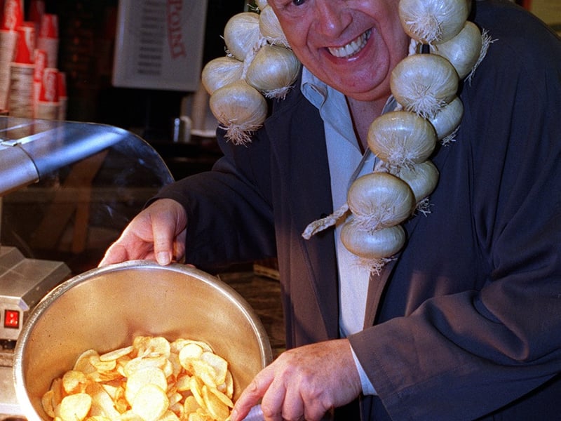 Coronation Street Star John Savident visited in October 1997 to help officially launch the new 6pm to 9pm opening hours.
