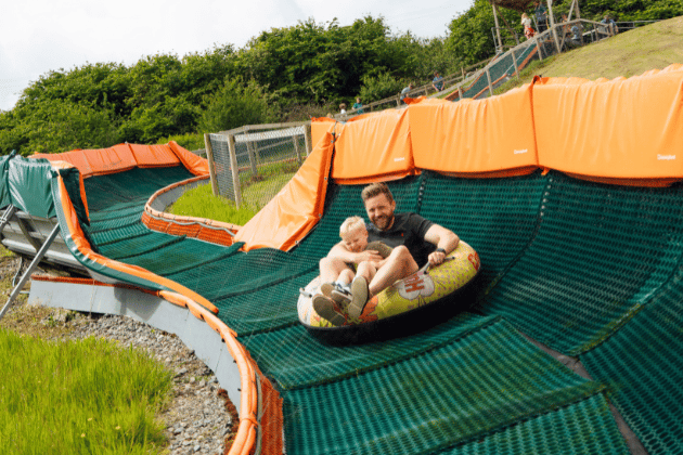 Nestled in Tenby, The Dinosaur Park provides a unique adventure back in time, combining educational exhibits with fun rides and activities. It's a great spot for younger families to explore the prehistoric world. 💰 Day Ticket Price: £18.95/Number of Rides: 12