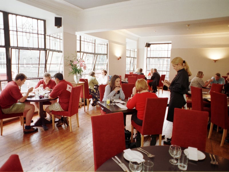 Inside Nicholsons restaurant, Edinburgh, in 1999