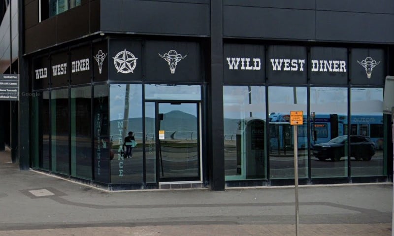 The Sands, Promenade, Blackpool, FY1 4TQ | 3.9 out of 5 (1,218 Google reviews) | "Lovely place to eat. Staff friendly, food really good, large portion, great meals."