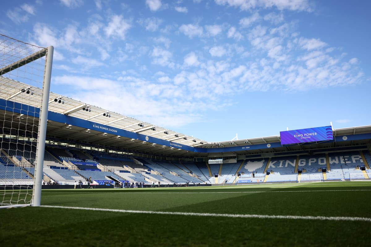 Swfc Protesting Sheffield Wednesday v Leicester City: Player protest, competitiveness ...