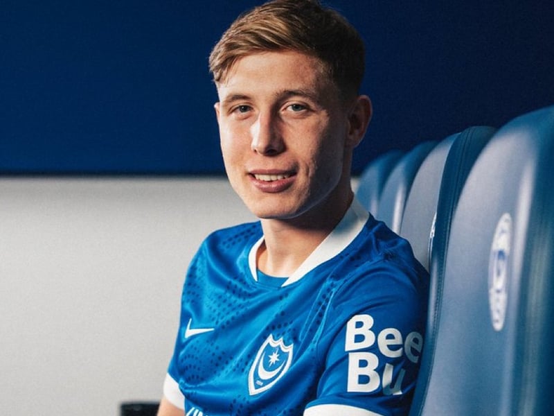 Transfers in: Adrian Segecic, John Swift, Mark Kosznovszky, Luke Le Roux, Florian Bianchini.