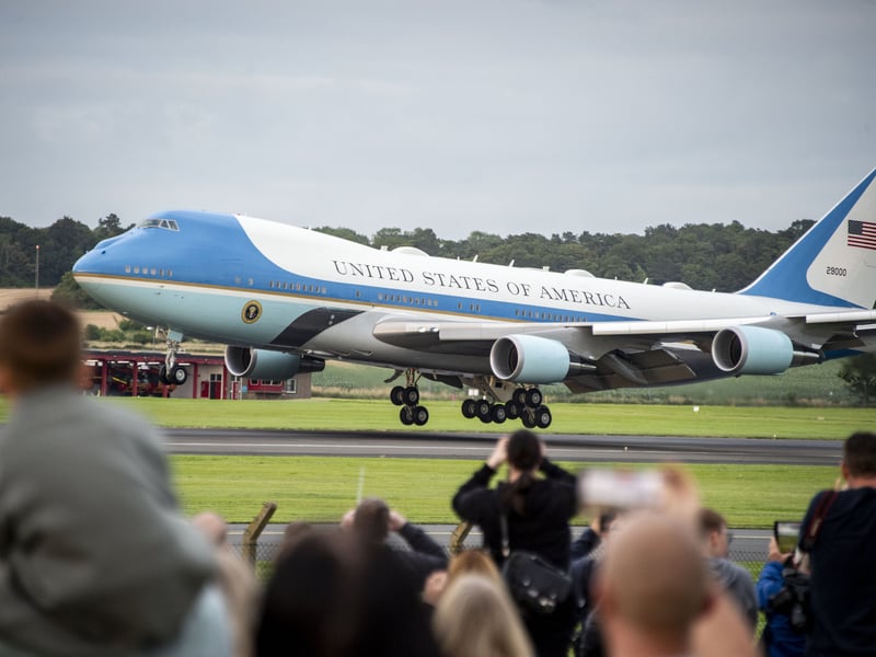 Photos, phones and videos galore, all focused on Air Force One. 