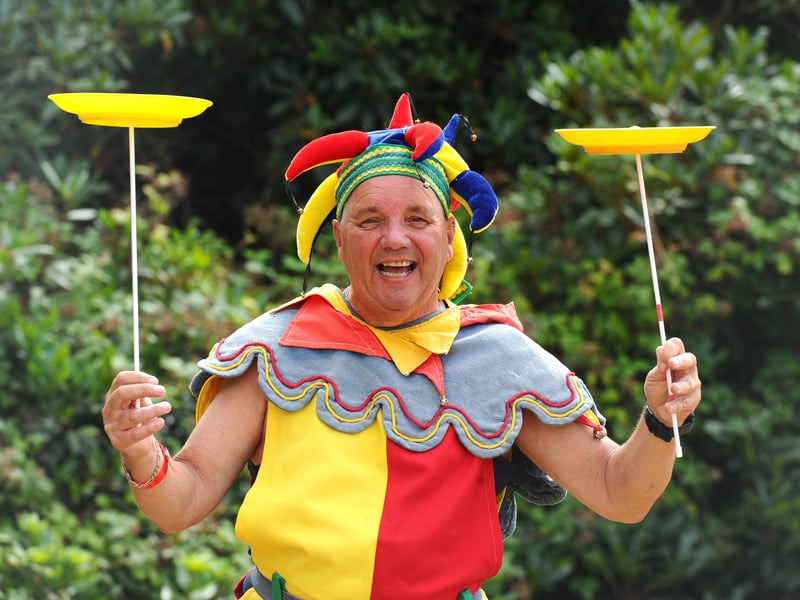 Pictured is: Children's entertainer from Hastings Crazee Hazee.
Picture: Sarah Standing (250725-1026)