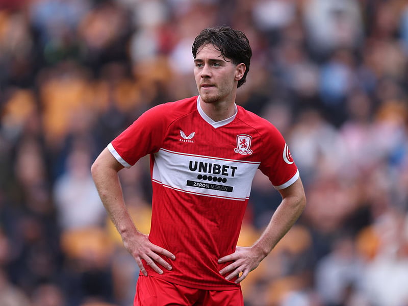 Returned to the starting XI after transfer interest from Ipswich and a minor injury setback. Steady on the ball against a Swansea side which was compact in the first half. Switched to a more advanced position in the closing stages. 6