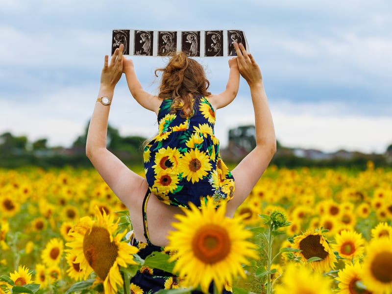 Pictured: Charlotte who expecting baby in 4 weeks with little Alice
Picture:Marcin Jedrysiak