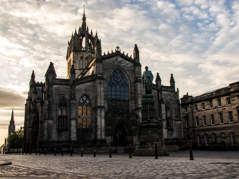 If you're at a loose end this afternoon, there will be a selection of folk, classical and sacred music with piano accompaniment by community based, non-profit chorus the Woodland Chamber Singers at St Giles' Cathedral from 1.30pm, with free entry.