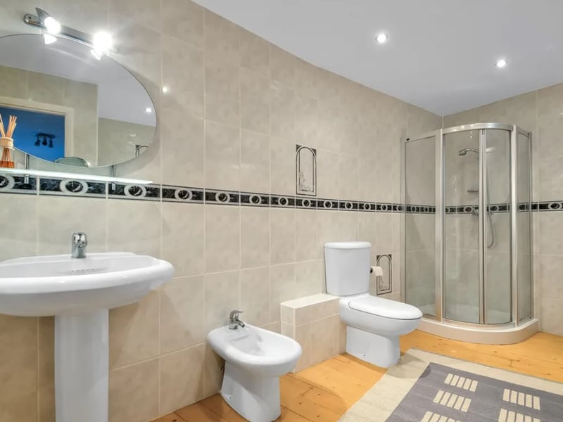 The listing says: "Nowadays Still House provides 1438 sq ft of living space including the car port and is arranged over four floors with outstanding, uninterrupted views of the harbour and over rooftops of the Still and West pub towards the Solent and the Isle of Wight."