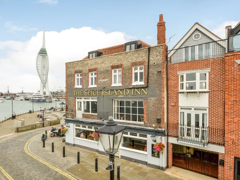 This two bedroom home is in the heart of Old Portsmouth and comes with two bathrooms and two reception rooms. 