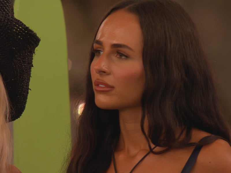 Entering the villa as part of Casa Amor on Day 27, Lauren first coupled up with Harrison. She then re-coupled with Ty on Day 35, before being dumped when Ty was coupled up with Angel on Day 37.