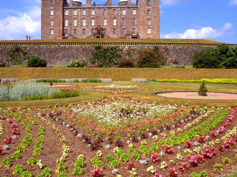 Despite being known for its soft, gentle landscapes, this region also encompasses the bustling towns of Biggar, Pebbles and Thornhill