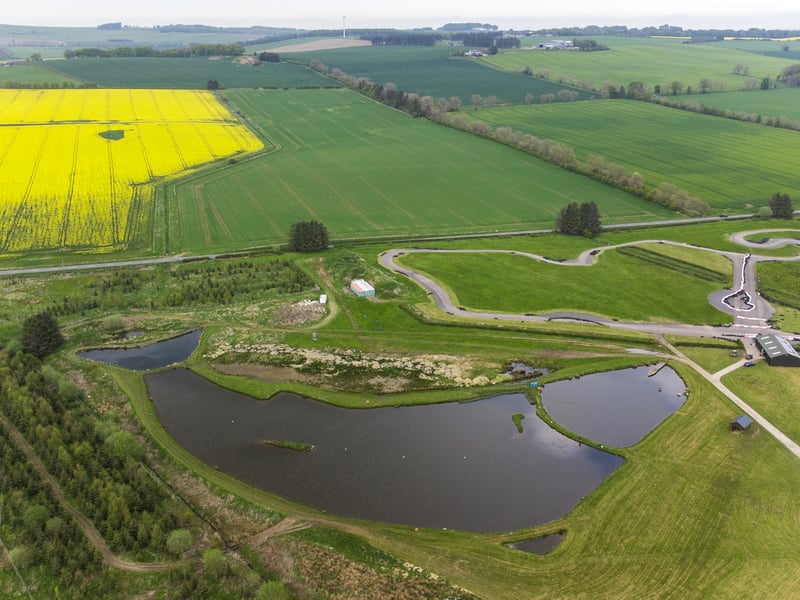 This area of Aberdeenshire features the prosperous town of Inverurie, situated in the valley of River Don
