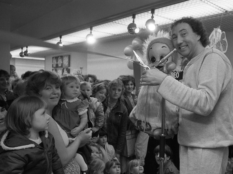 Keith Harris and Orville the duck open a Radio Rentals shop at St George's Shopping Centre, Preston, in 1983