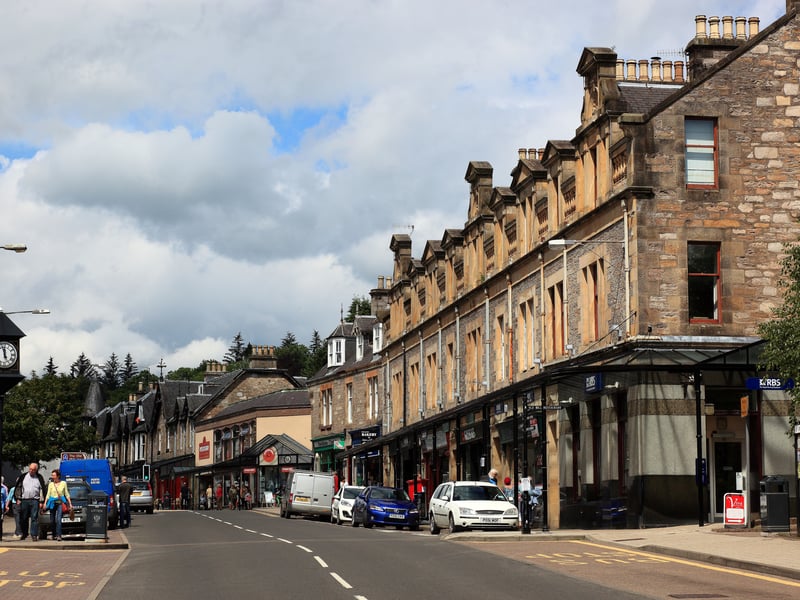 The wider Perthshire region offers a scenic countryside setting with access to lovely towns including Pitlochry and Dunkeld