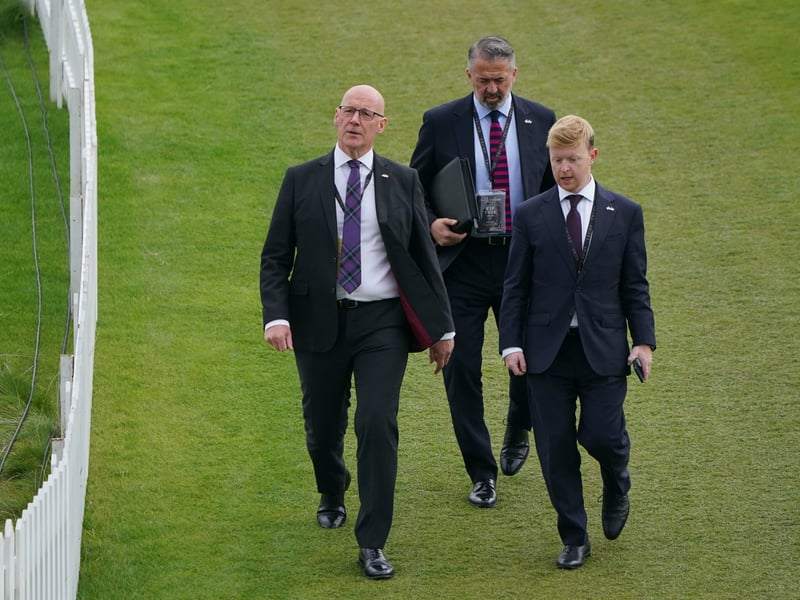 The First Minister attended the opening of the new course.