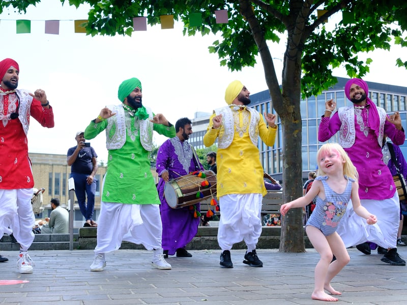 City Park came to life with Family Fun Days throughout the festival, offering a galaxy of free activities.  During the last weekend, children blasted off on a space-themed adventure, with cosmic crafts, interstellar  storytelling, and performances that lit up the park with music and movement, including joyful bhangra  dancing and a bold street band.